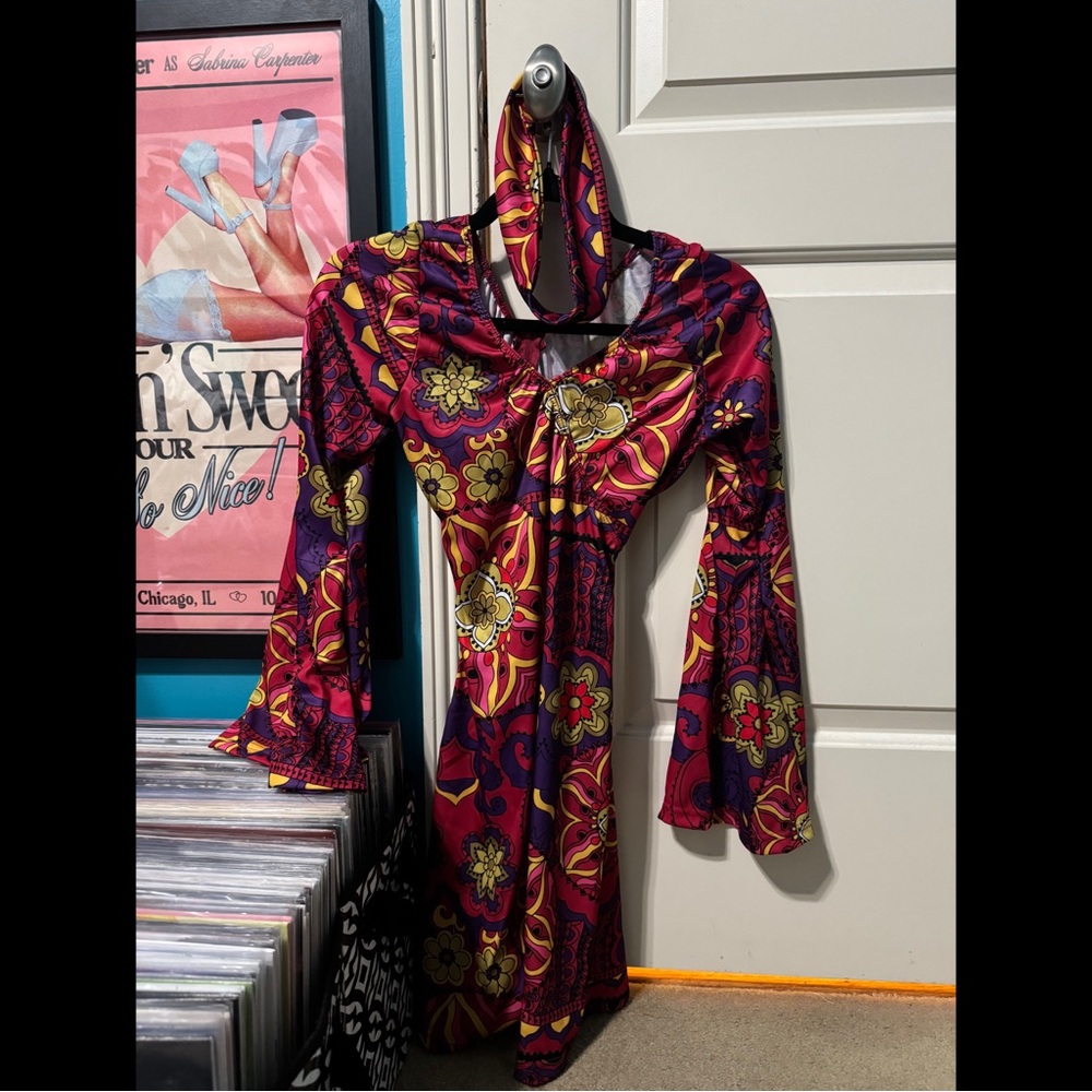 Leg Avenue 60/70s Hippies Costume with Headband